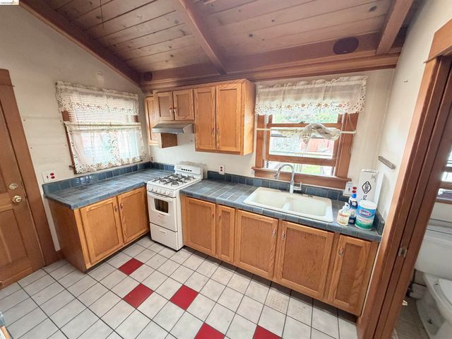 2013 9Th St, Berkeley, CA 94710