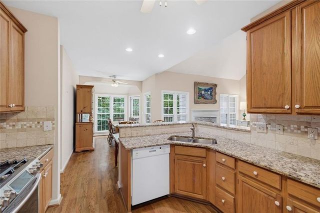 5381 Glenbrooke Trail, Dunwoody, GA 30338