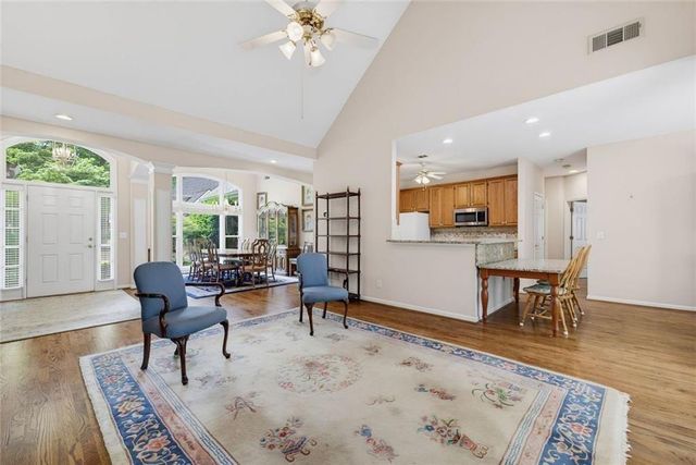 5381 Glenbrooke Trail, Dunwoody, GA 30338