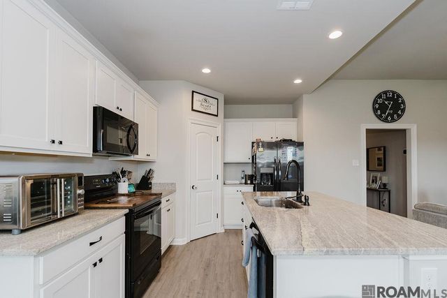 1875 Pineglen Dr, St Gabriel, LA 70776