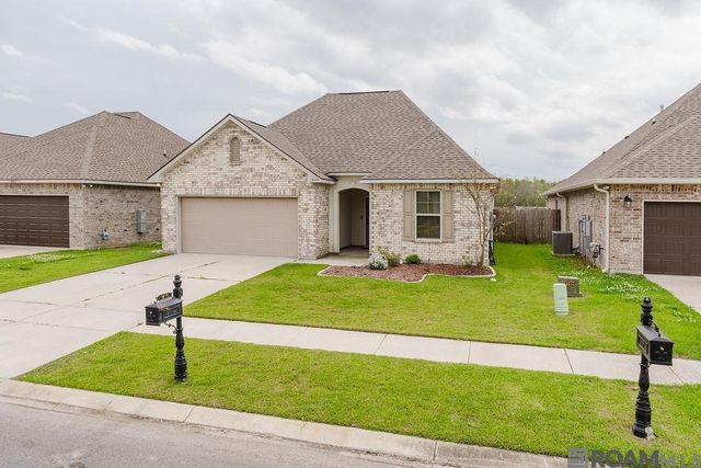 1875 Pineglen Dr, St Gabriel, LA 70776