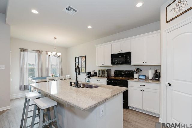 1875 Pineglen Dr, St Gabriel, LA 70776