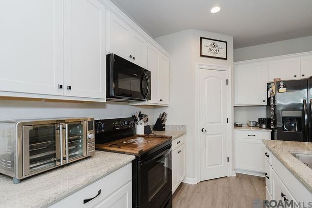 1875 Pineglen Dr, St Gabriel, LA 70776