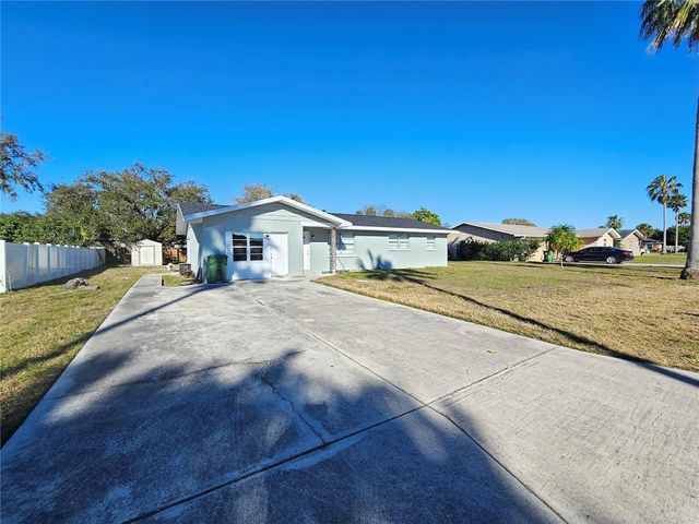 1621 17TH STREET E, Bradenton, FL 34208