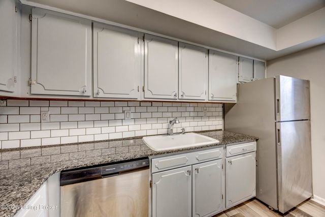 2505 Brownsboro Rd APT D5, Louisville, KY 40206