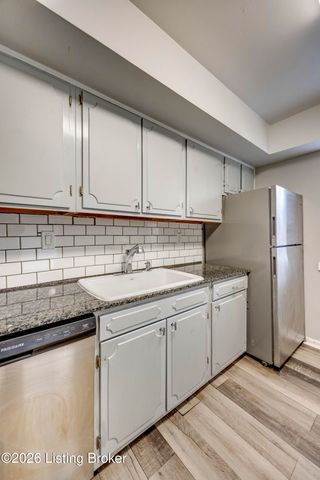 2505 Brownsboro Rd APT D5, Louisville, KY 40206