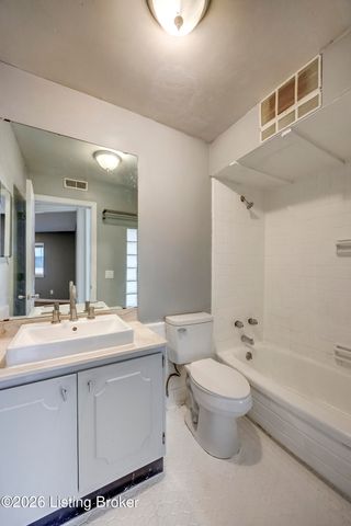 2505 Brownsboro Rd APT D5, Louisville, KY 40206