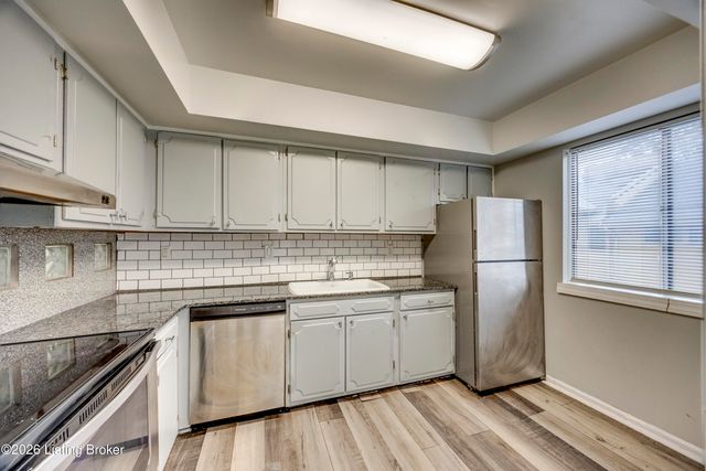 2505 Brownsboro Rd APT D5, Louisville, KY 40206