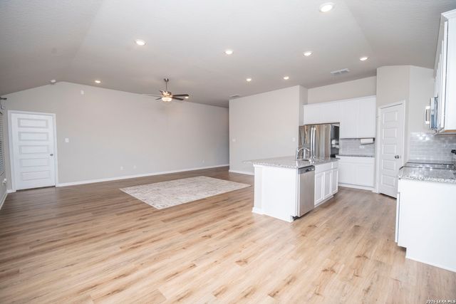 9321 Bronze Cyn, Atascosa, TX 78002