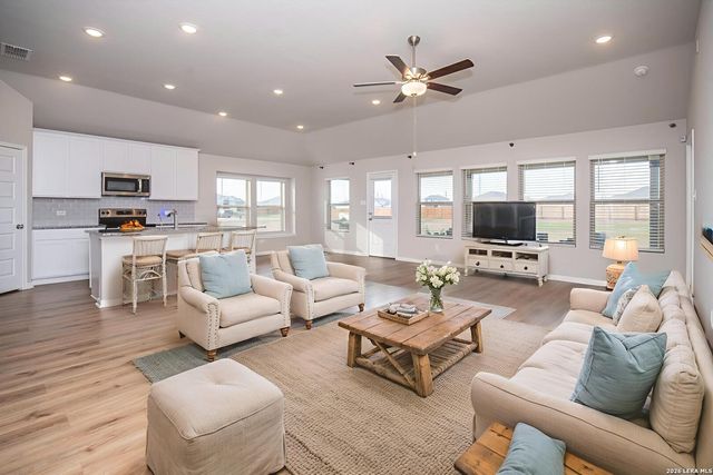 9321 Bronze Cyn, Atascosa, TX 78002