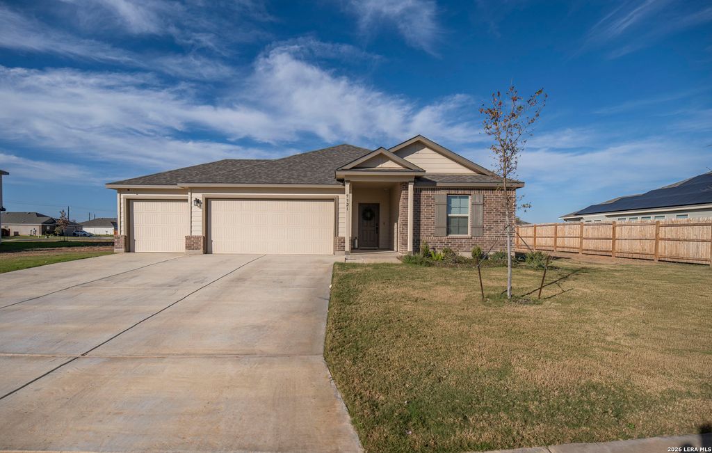 9321 Bronze Cyn, Atascosa, TX 78002