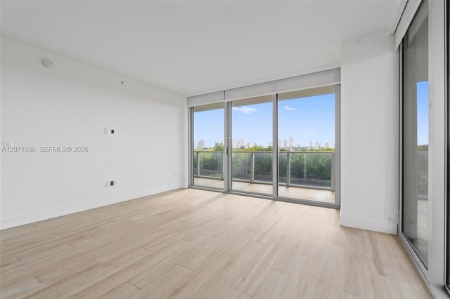 16385 Biscayne Boulevard 521, North Miami Beach, FL 33160