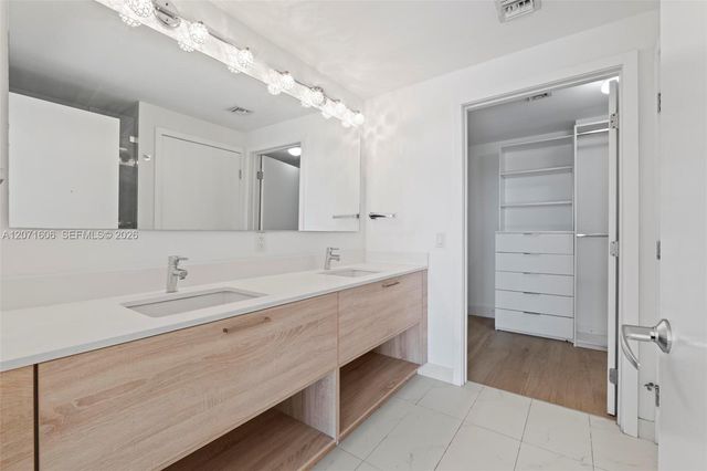 16385 Biscayne Boulevard 521, North Miami Beach, FL 33160