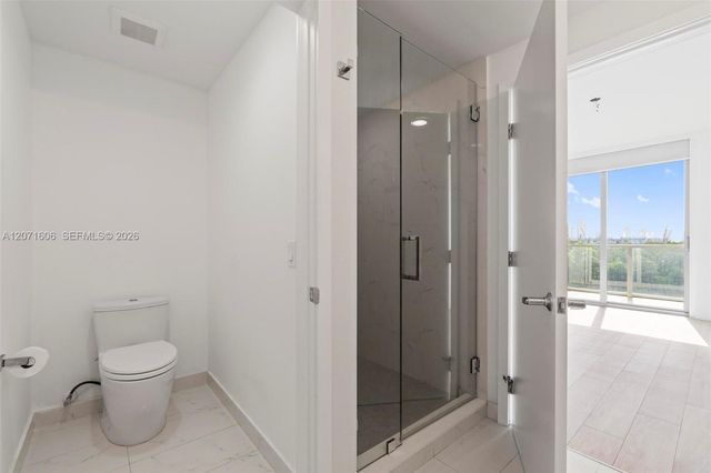 16385 Biscayne Boulevard 521, North Miami Beach, FL 33160