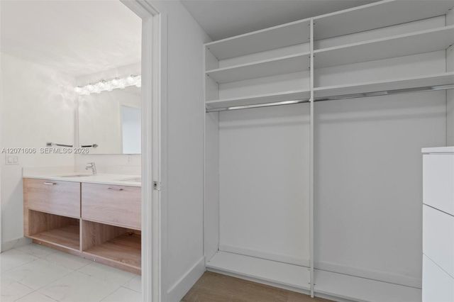 16385 Biscayne Boulevard 521, North Miami Beach, FL 33160