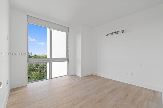16385 Biscayne Boulevard 521, North Miami Beach, FL 33160