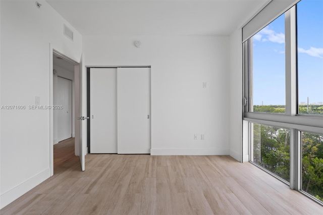 16385 Biscayne Boulevard 521, North Miami Beach, FL 33160