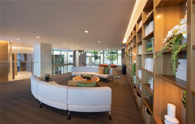 16385 Biscayne Boulevard 521, North Miami Beach, FL 33160