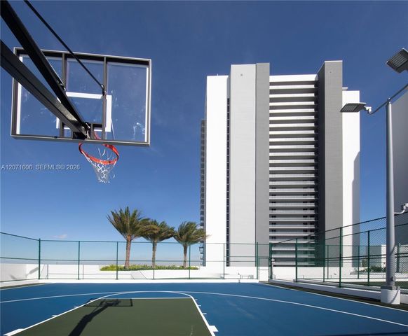 16385 Biscayne Boulevard 521, North Miami Beach, FL 33160