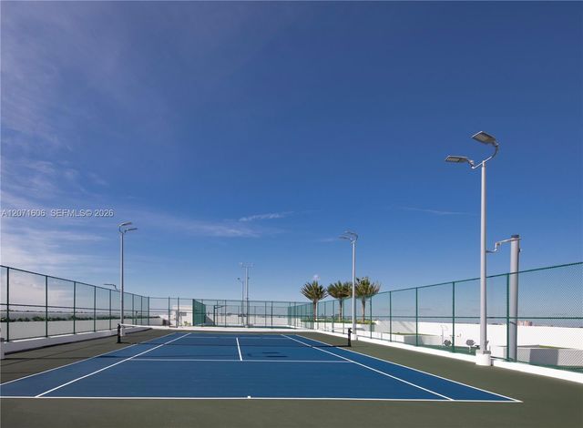 16385 Biscayne Boulevard 521, North Miami Beach, FL 33160