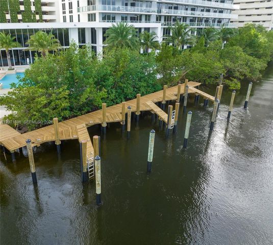 16385 Biscayne Boulevard 521, North Miami Beach, FL 33160