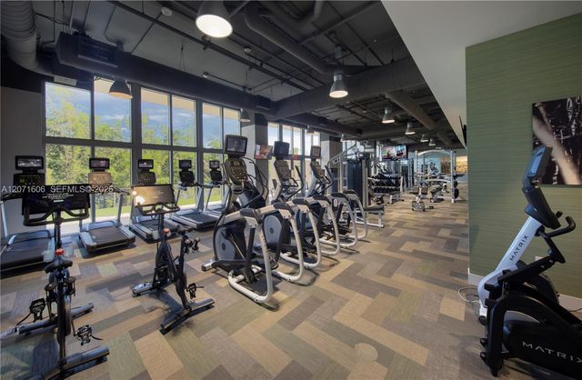 16385 Biscayne Boulevard 521, North Miami Beach, FL 33160