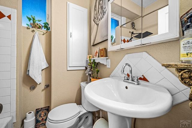 418 W 10th St, Pueblo, CO 81003