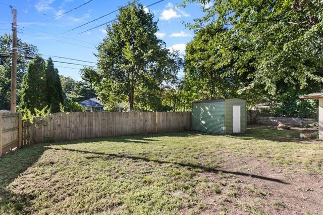 610 Grange Avenue N, Oakdale, MN 55128