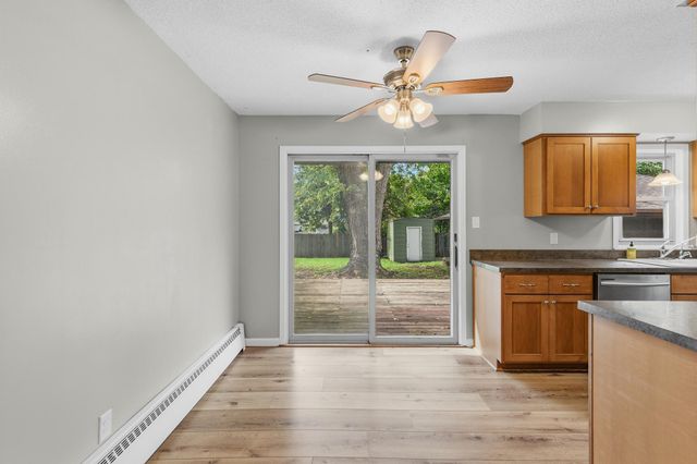 610 Grange Avenue N, Oakdale, MN 55128