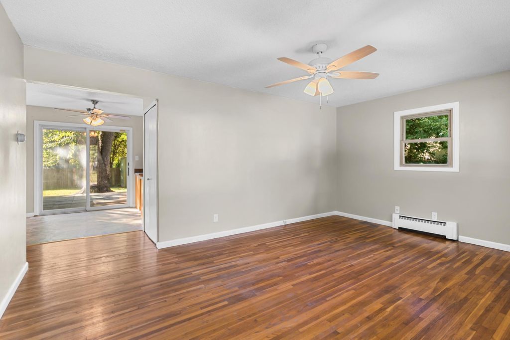 610 Grange Avenue N, Oakdale, MN 55128 — photo 4