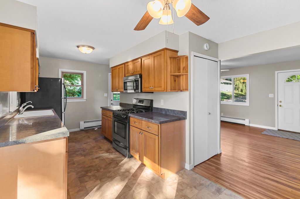 610 Grange Avenue N, Oakdale, MN 55128 — photo 5