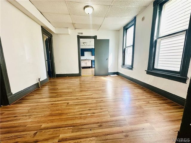 31 Earl Place, Buffalo, NY 14211