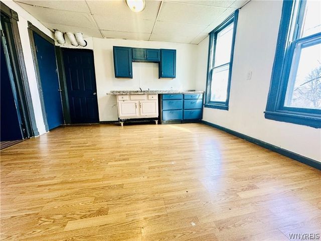 31 Earl Place, Buffalo, NY 14211