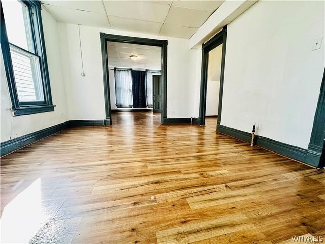 31 Earl Place, Buffalo, NY 14211