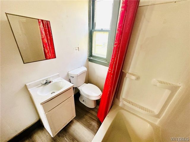 31 Earl Place, Buffalo, NY 14211