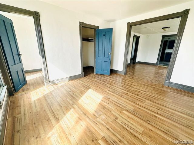 31 Earl Place, Buffalo, NY 14211