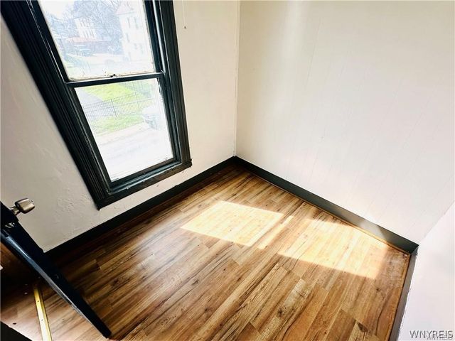 31 Earl Place, Buffalo, NY 14211