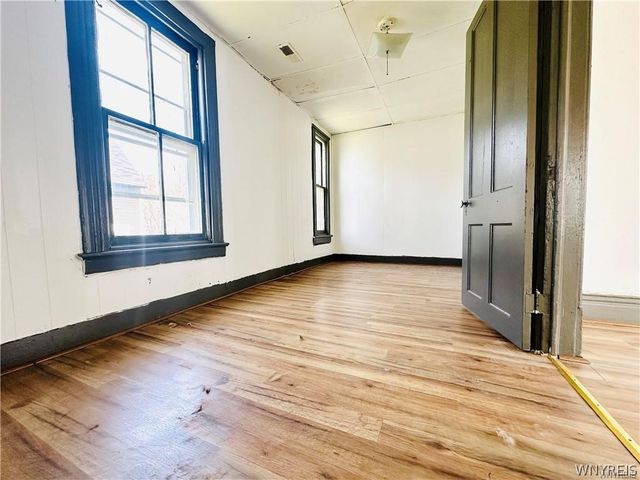 31 Earl Place, Buffalo, NY 14211