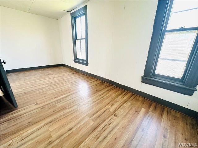 31 Earl Place, Buffalo, NY 14211