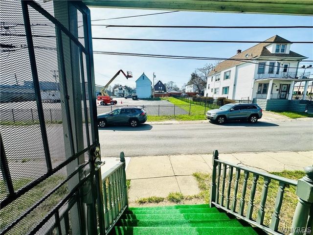31 Earl Place, Buffalo, NY 14211