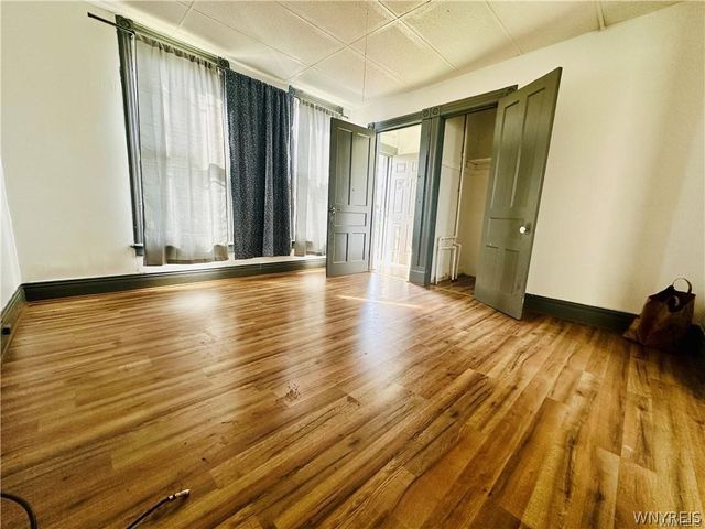 31 Earl Place, Buffalo, NY 14211