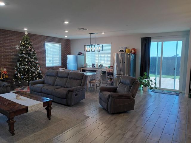 2182 River Willow Ave, Manteca, CA 95337