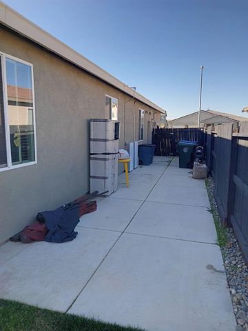 2182 River Willow Ave, Manteca, CA 95337