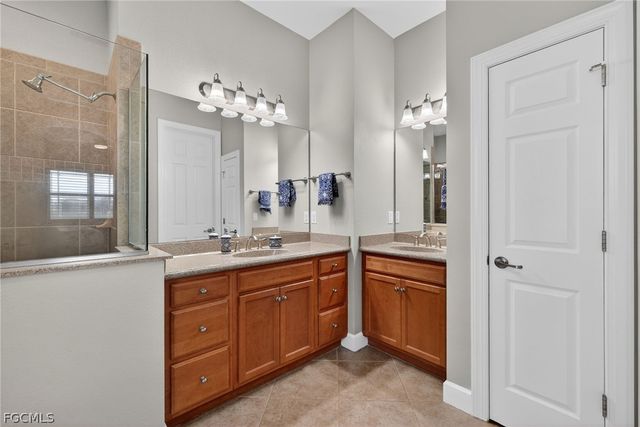 5709 Calmar Breeze LN, Fort Myers, FL 33908