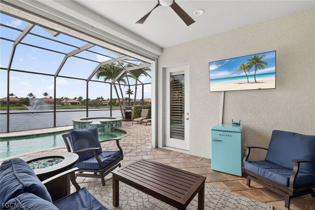 5709 Calmar Breeze LN, Fort Myers, FL 33908