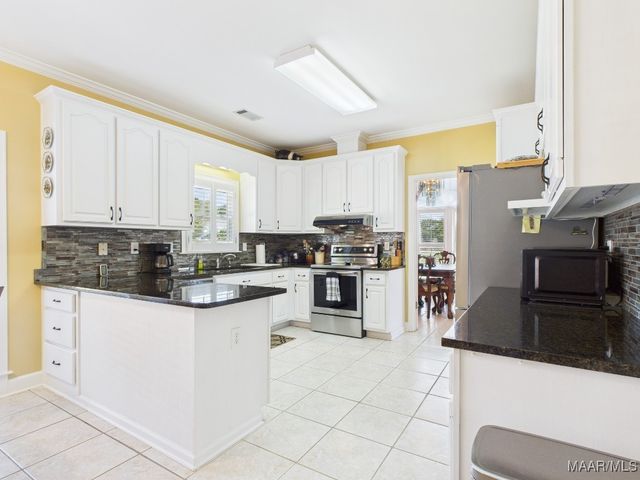 433 Towne Lake Drive, Montgomery, AL 36117