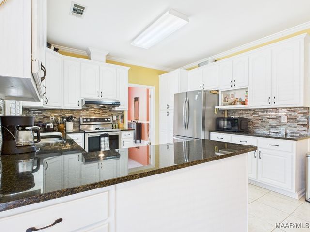 433 Towne Lake Drive, Montgomery, AL 36117