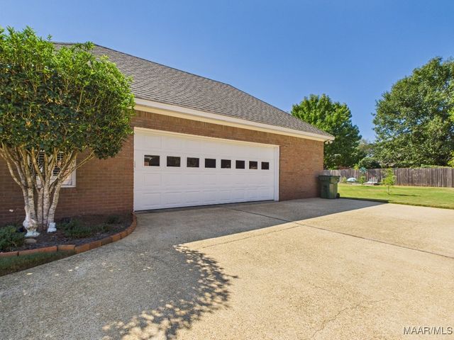 433 Towne Lake Drive, Montgomery, AL 36117