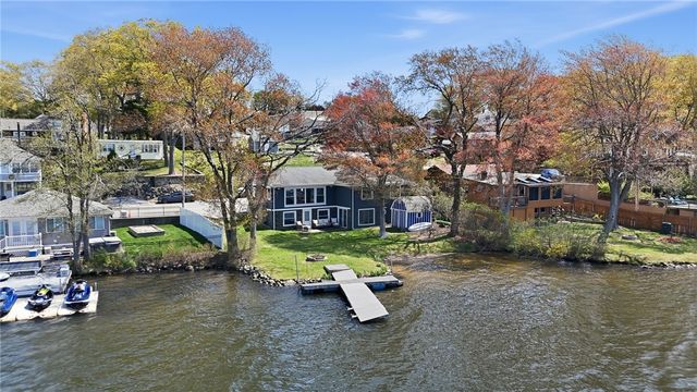29 East Shore Drive, Coventry, RI 02816