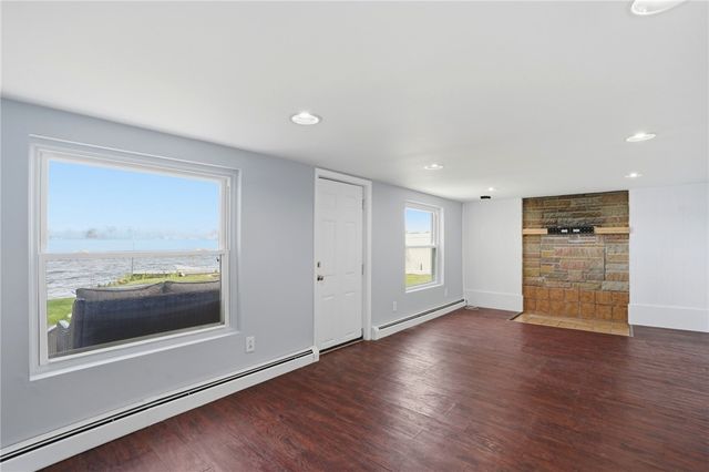 29 East Shore Drive, Coventry, RI 02816